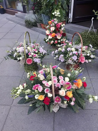 Kwiaciarnia INA - kwiaciarniaina.com